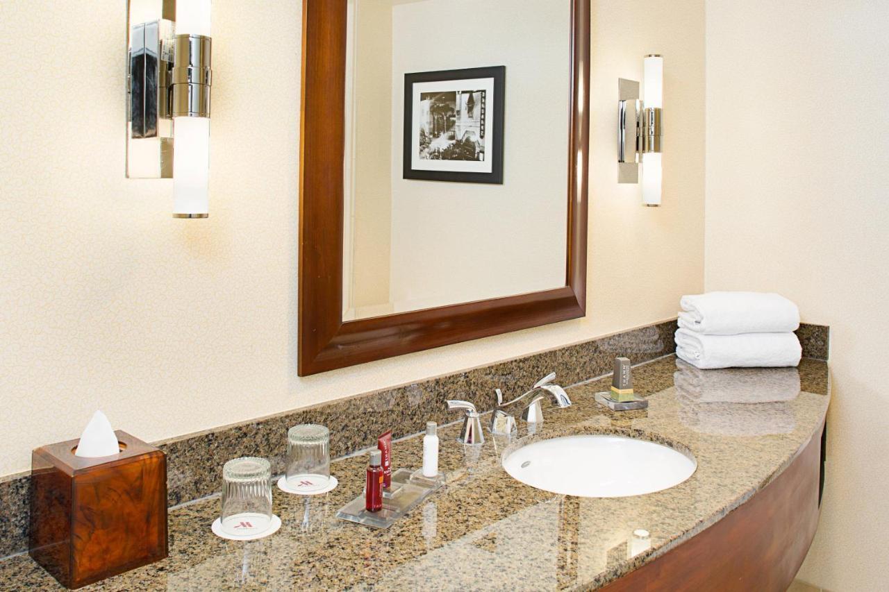 Los Angeles Marriott Burbank Airport Buitenkant foto